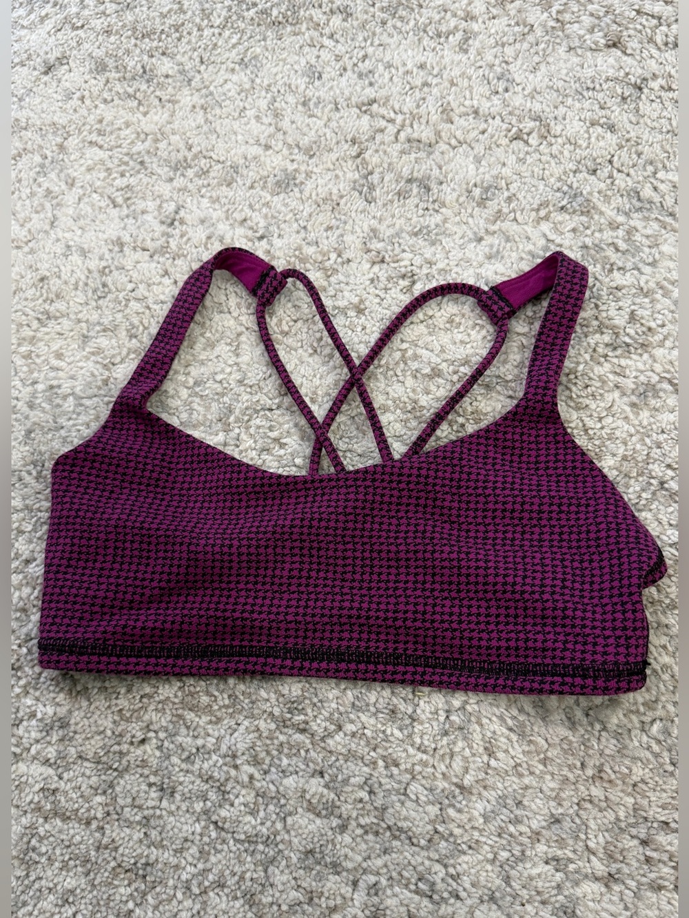 Lululemon Free to Be Bra in deep fuscia micro-houndstooth pattern - Picture 2 of 5